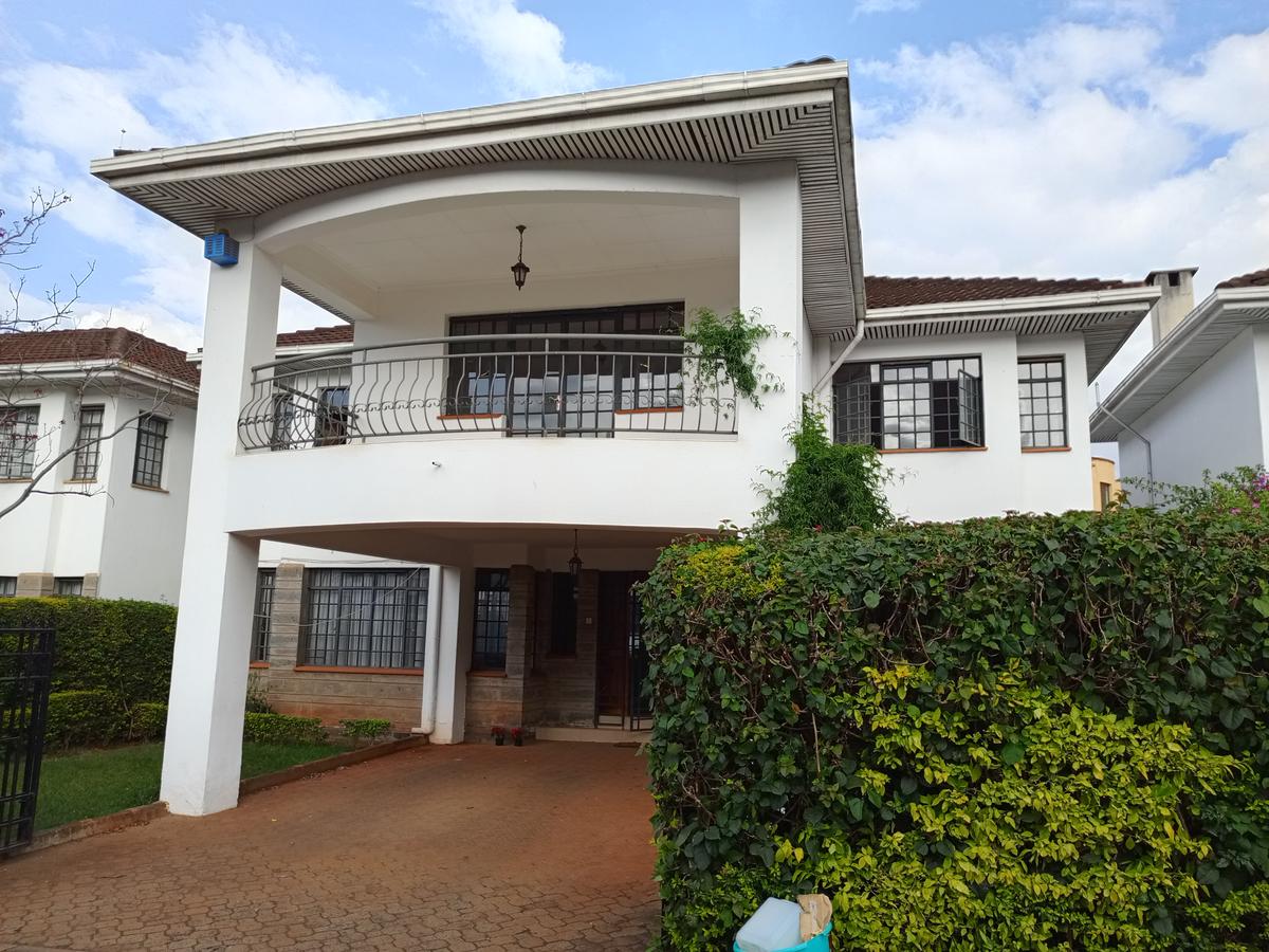 4 Bed Townhouse with En Suite in Spring Valley - 1