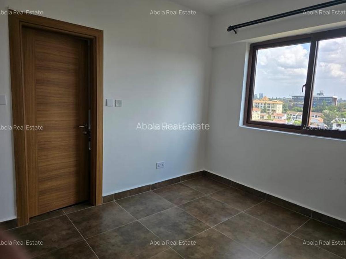 3 Bed Apartment with En Suite in Westlands Area - 13