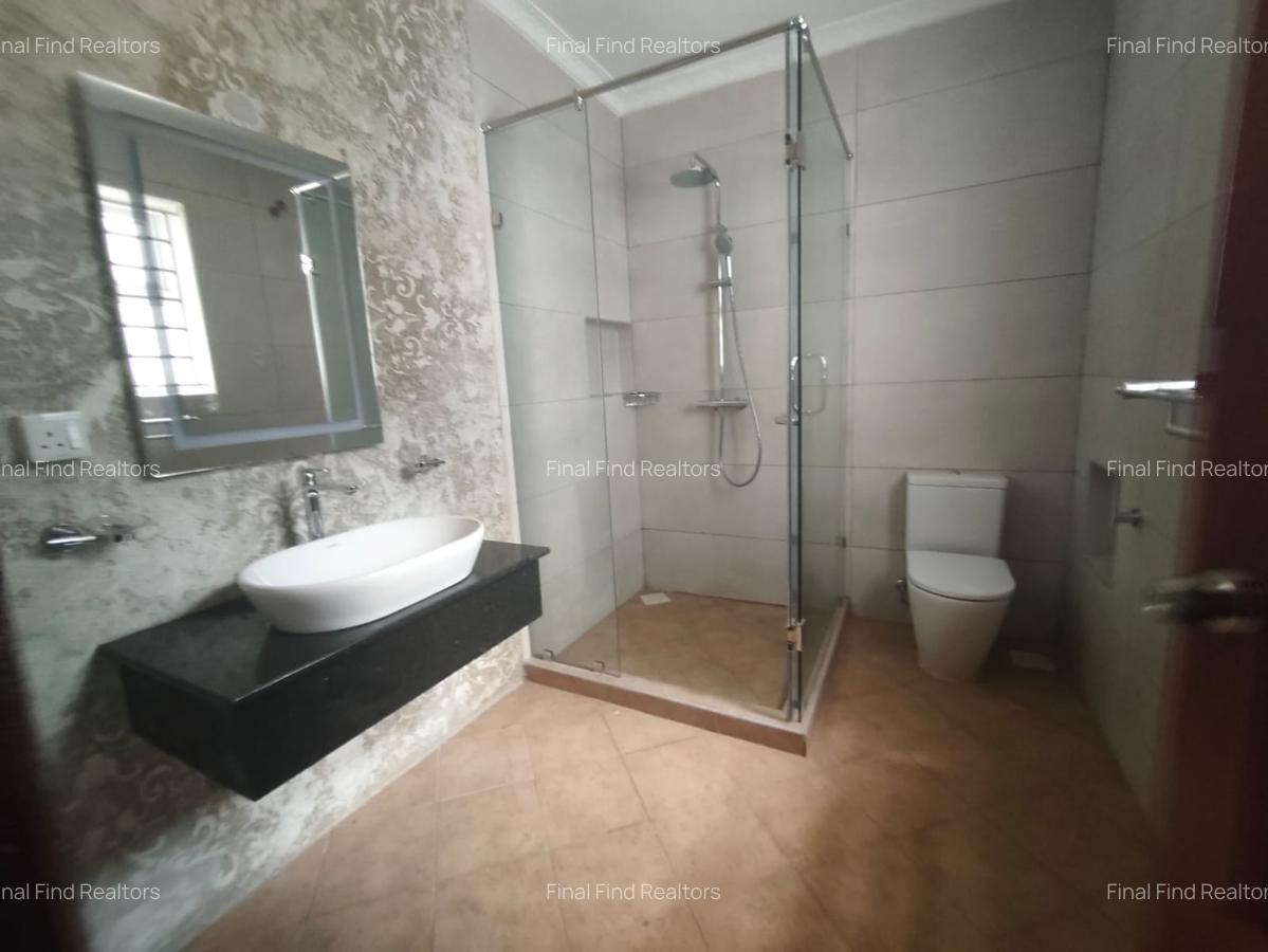 6 Bed Townhouse with Backup Generator in Rosslyn - 4