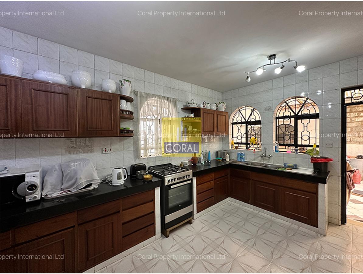 5 Bed Townhouse in Rhapta Road - 2