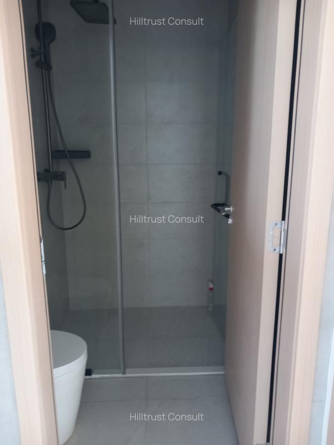 1 Bed Apartment with Swimming Pool in Riverside - 2