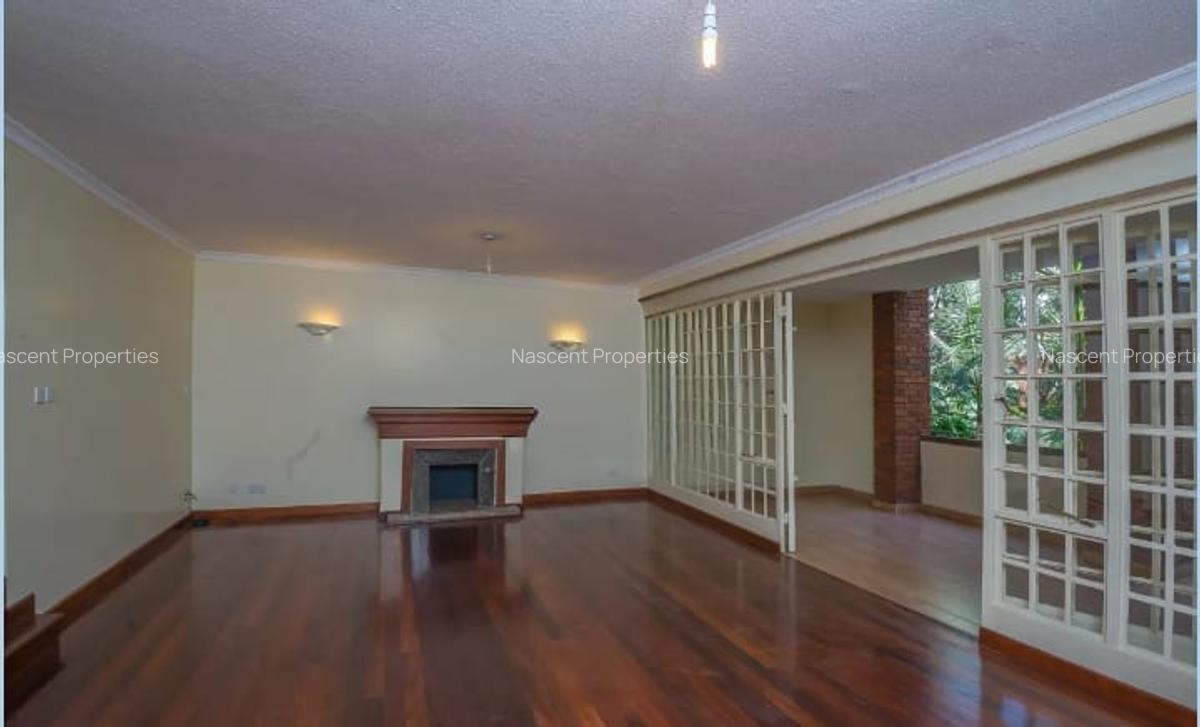 4 Bed Apartment with En Suite in Riverside - 1