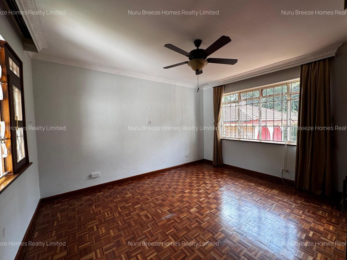 4 Bed House with En Suite in Runda - 20