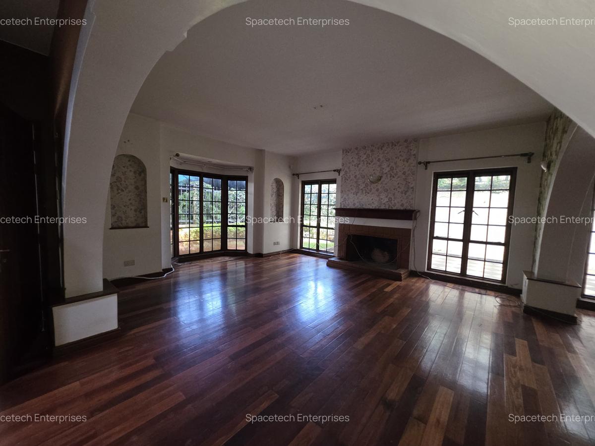4 Bed Townhouse with En Suite in General Mathenge - 9