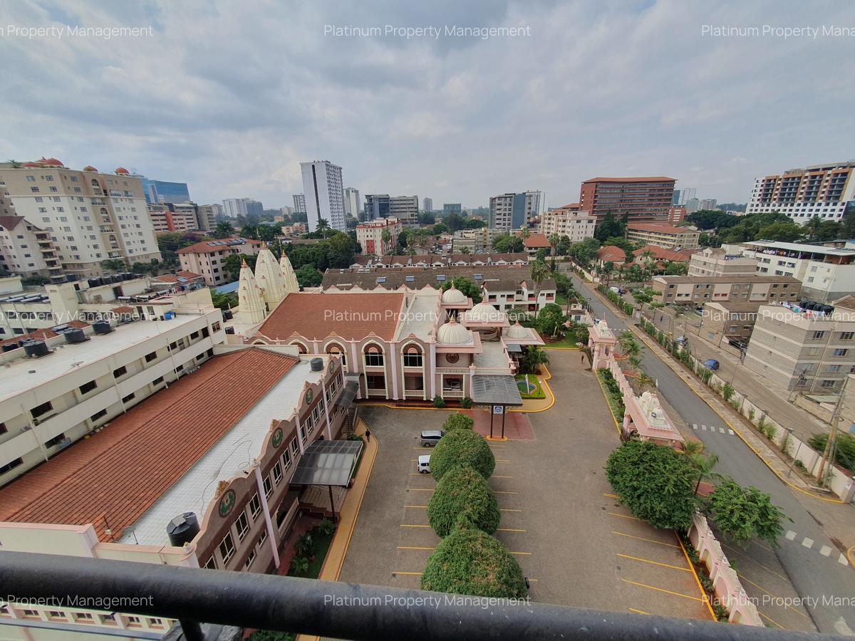 3 Bed Apartment with En Suite in Parklands - 4