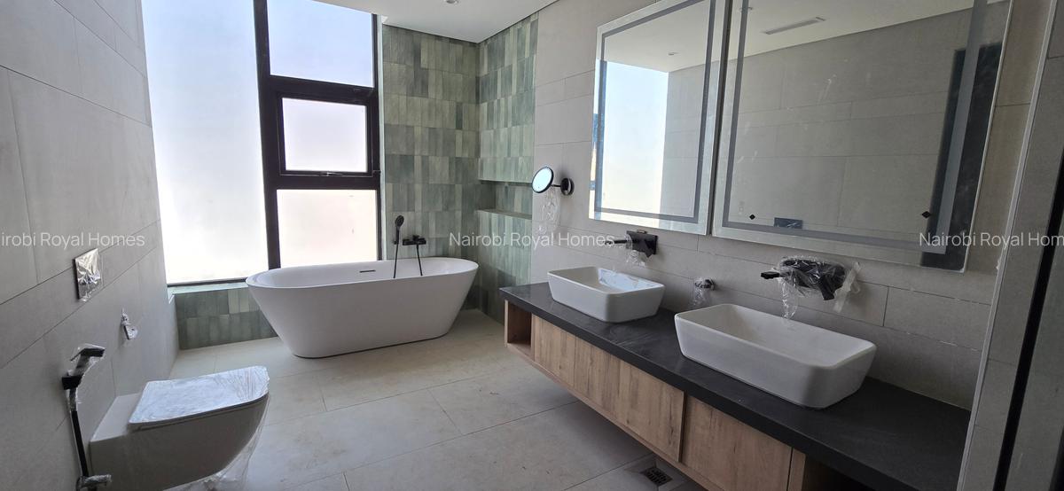 5 Bed Townhouse with En Suite at Grovelia Grove - 17