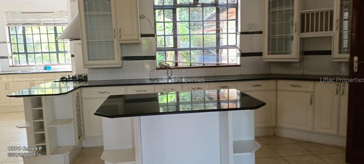 5 Bed Townhouse with En Suite in Runda - 18