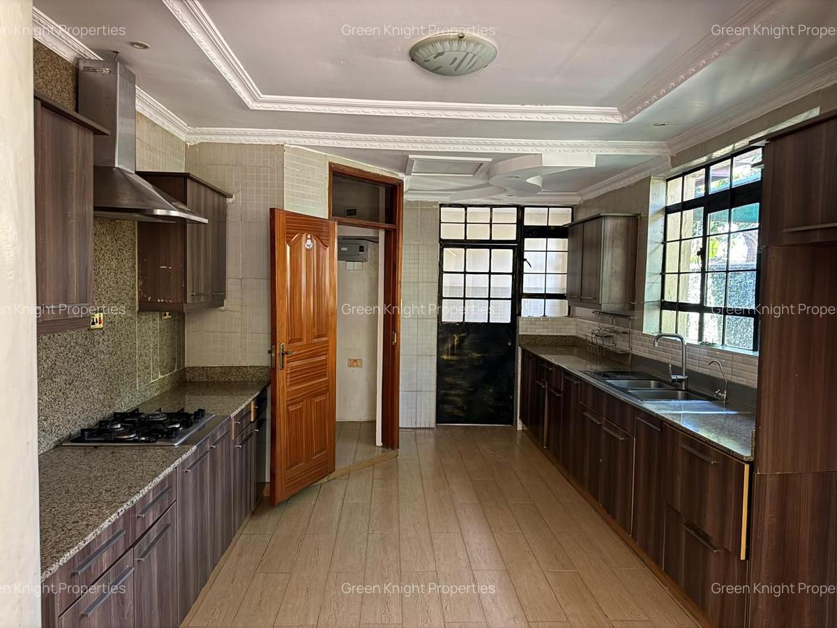 4 Bed Townhouse with En Suite in Runda - 3