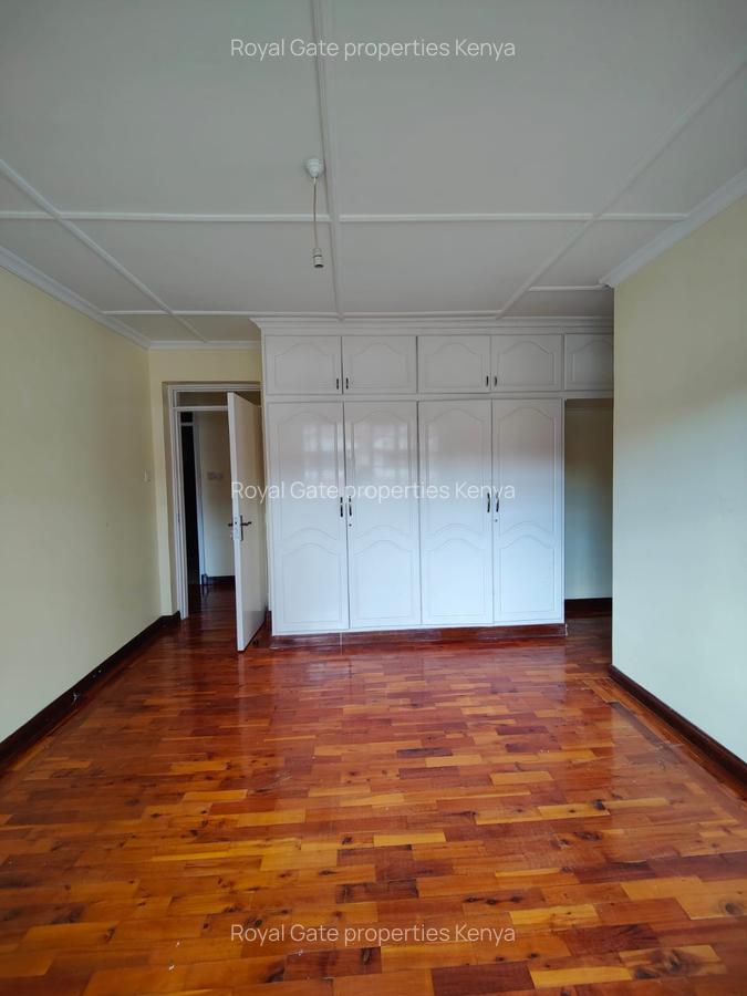 3 Bed Apartment with En Suite at Hatheru Road - 3