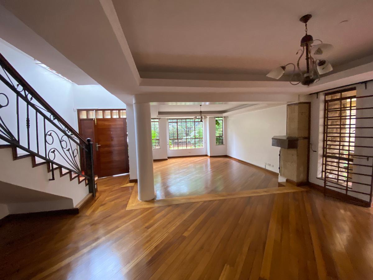 5 Bed Townhouse with En Suite in Lavington - 5