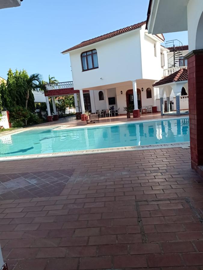 5 Bed Villa with En Suite at Nyali - 3