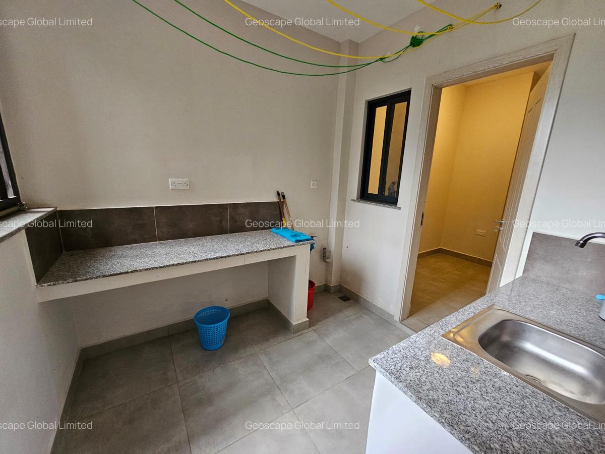 Furnished 3 Bed Apartment with En Suite in Riverside - 2