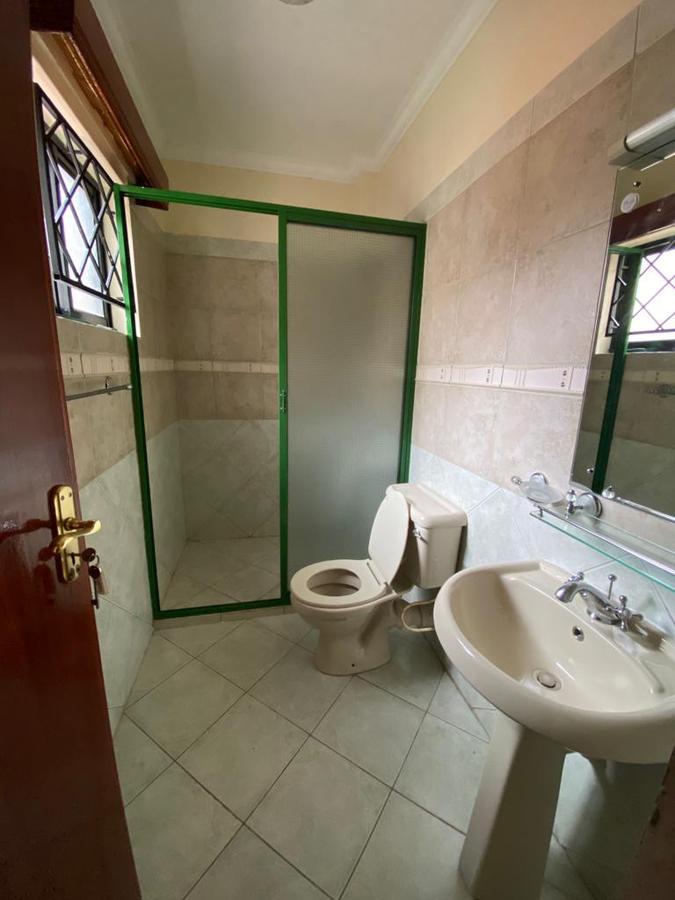 5 Bed Townhouse with En Suite at Lavington - 15