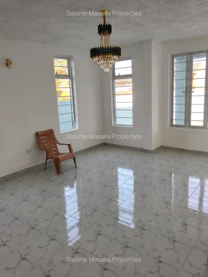 4 Bed Townhouse with En Suite at Membley - 4