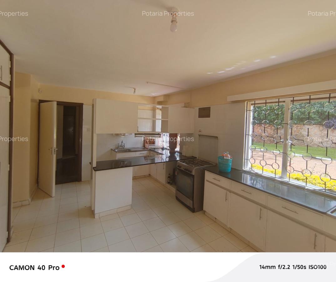 5 Bed House with En Suite in Loresho - 2