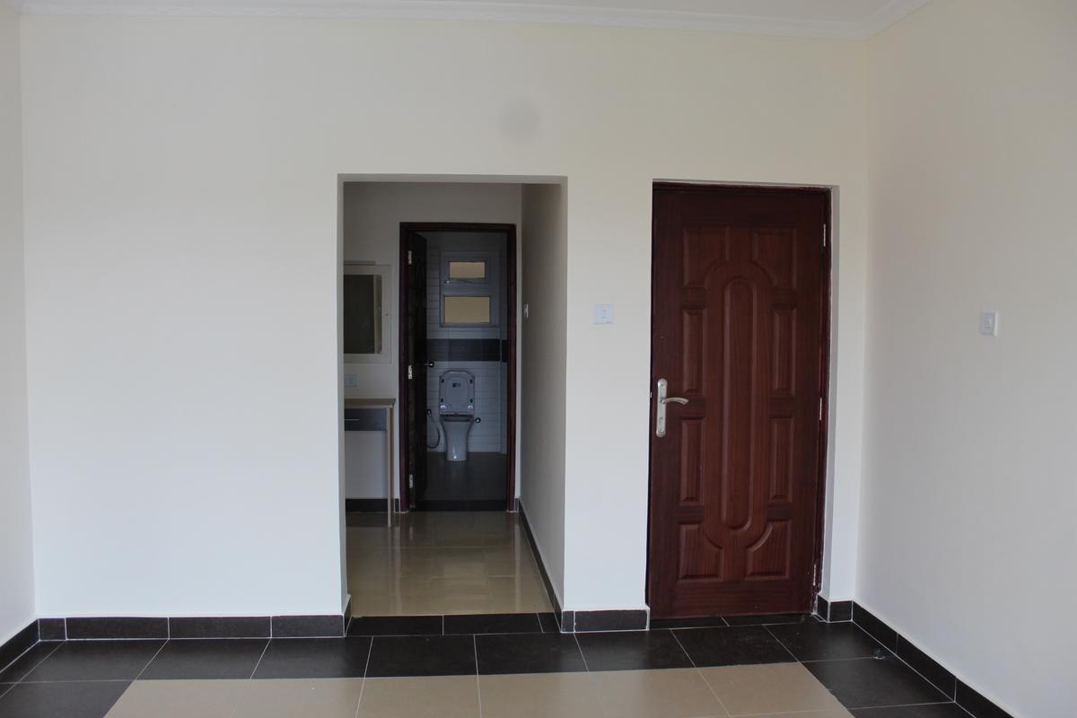 2 Bed Apartment with En Suite at Hatheru Road - 3