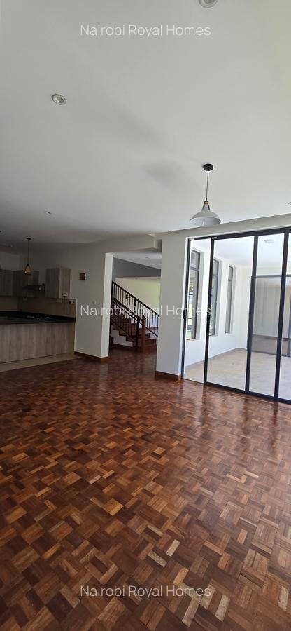 5 Bed Townhouse with En Suite at Lavington Green - 15