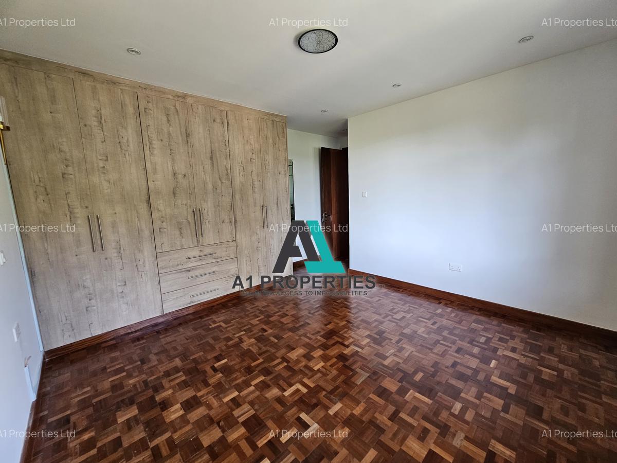 5 Bed Townhouse with En Suite in Lavington - 15