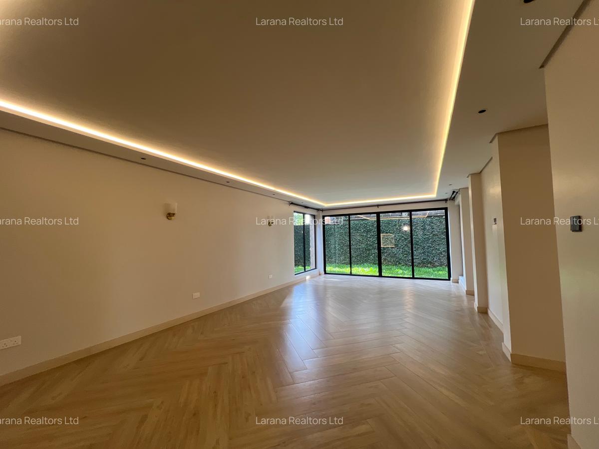 7 Bed Townhouse with En Suite at Covent Dr - 5