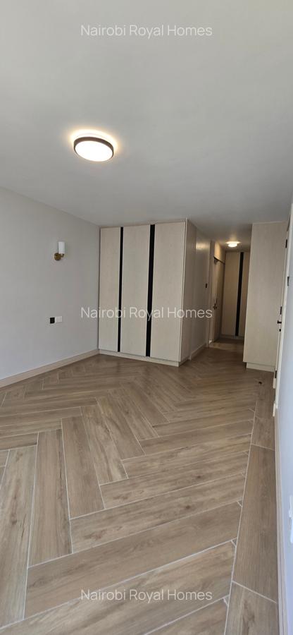 7 Bed Townhouse with En Suite at Lavington Convent Drive - 8