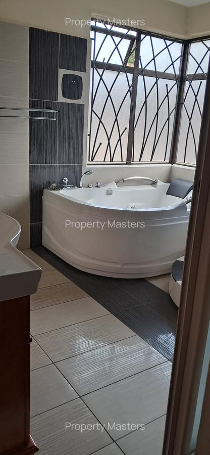 3 Bed Apartment with En Suite at Rose Avenue - 15