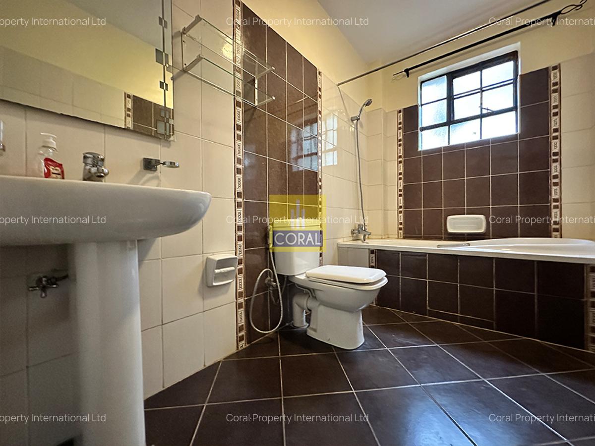 3 Bed Apartment in Riverside - 8