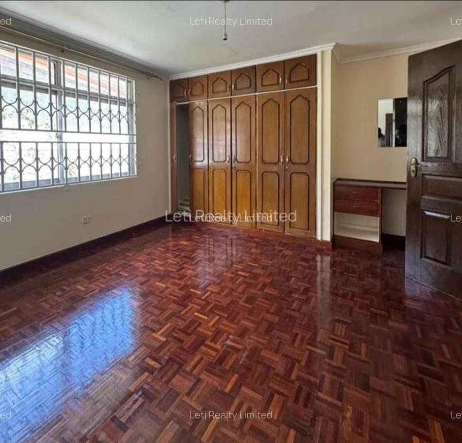 5 Bed Townhouse with En Suite in Lavington - 10