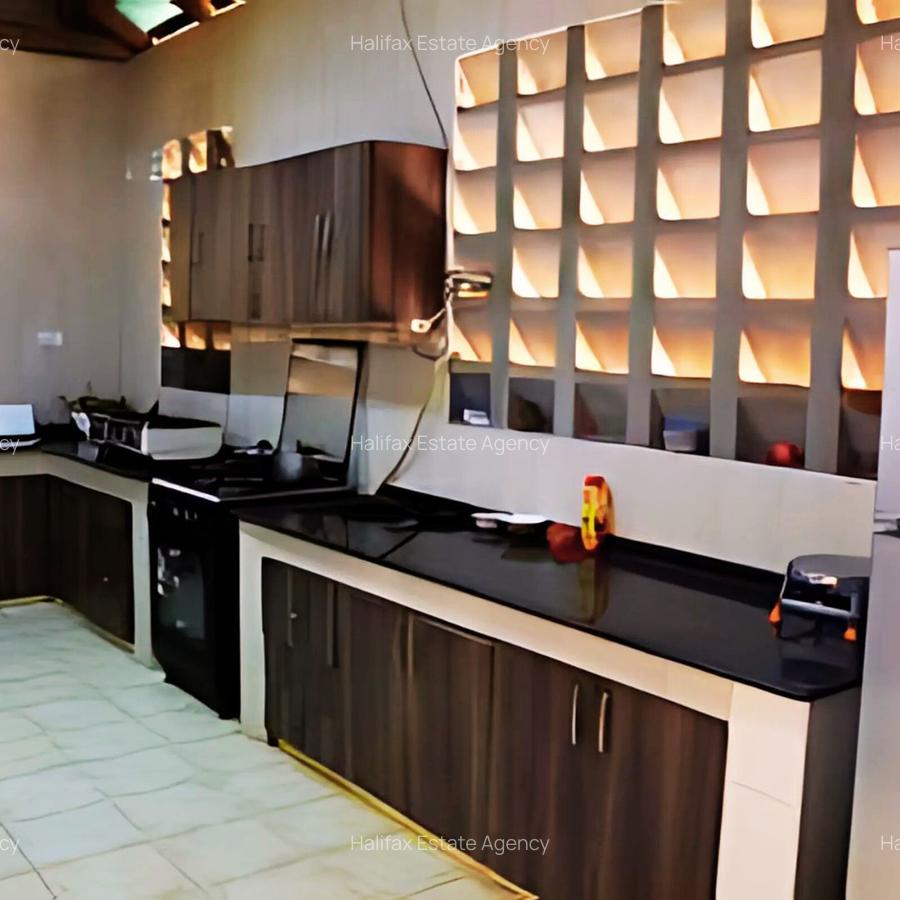 7 Bed Villa with En Suite in Runda - 5