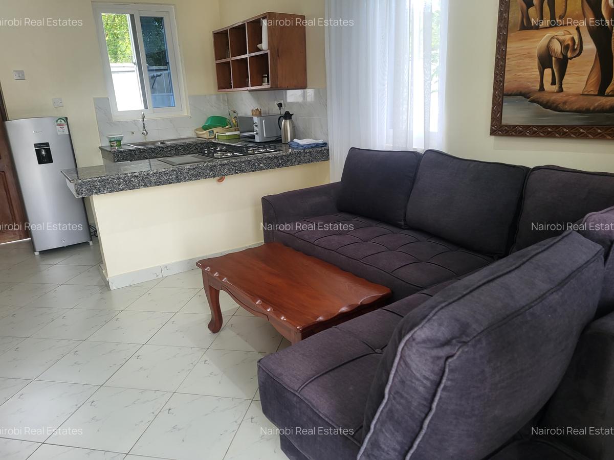 Serviced 1 Bed Apartment with En Suite in Diani - 7