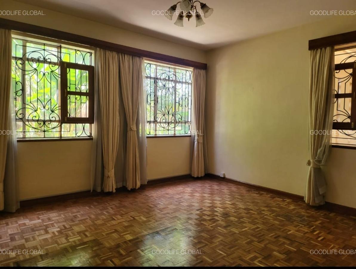 5 Bed House with En Suite at Nyari - 12