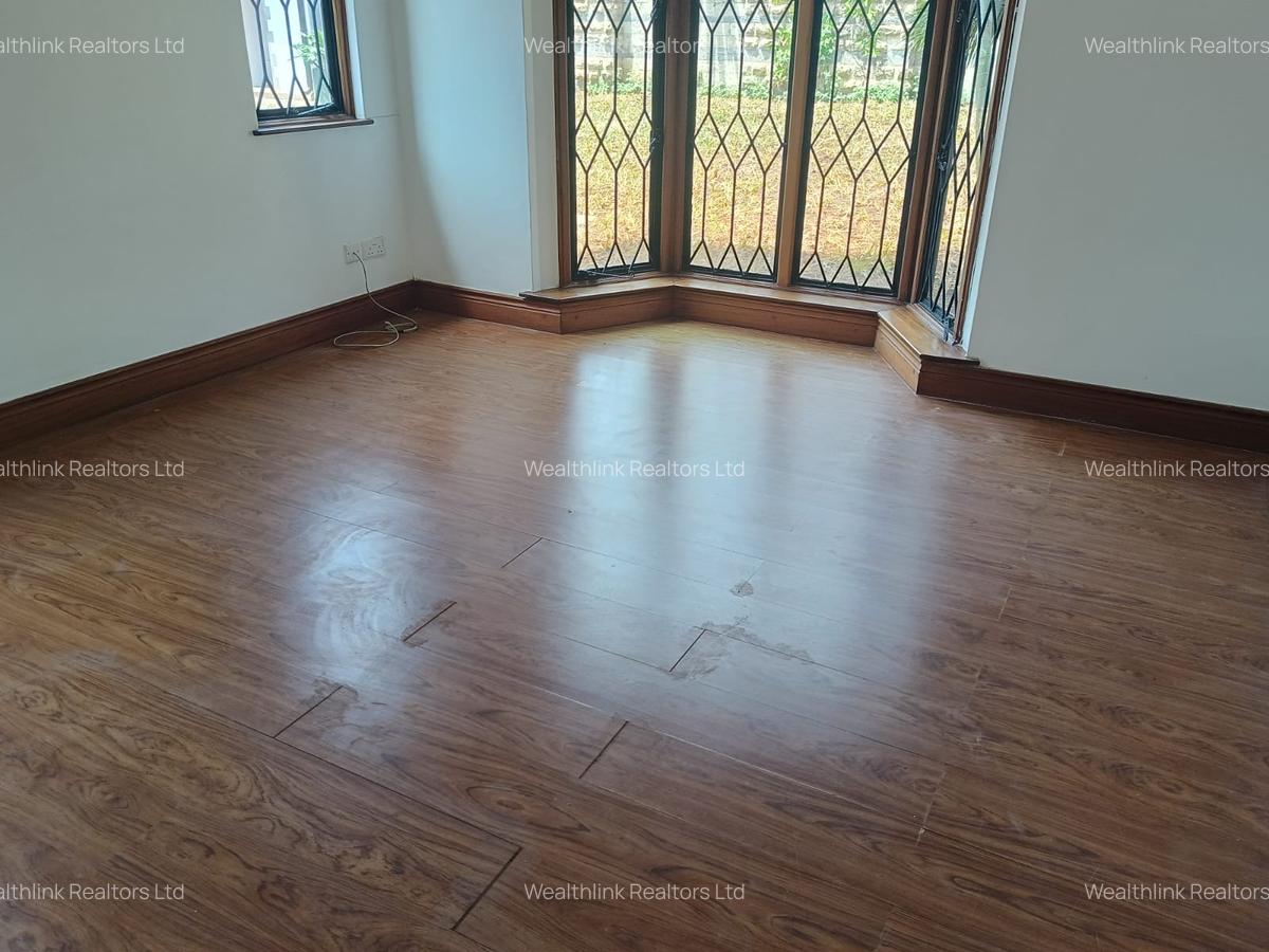 5 Bed Townhouse with En Suite at Gigiri - 12