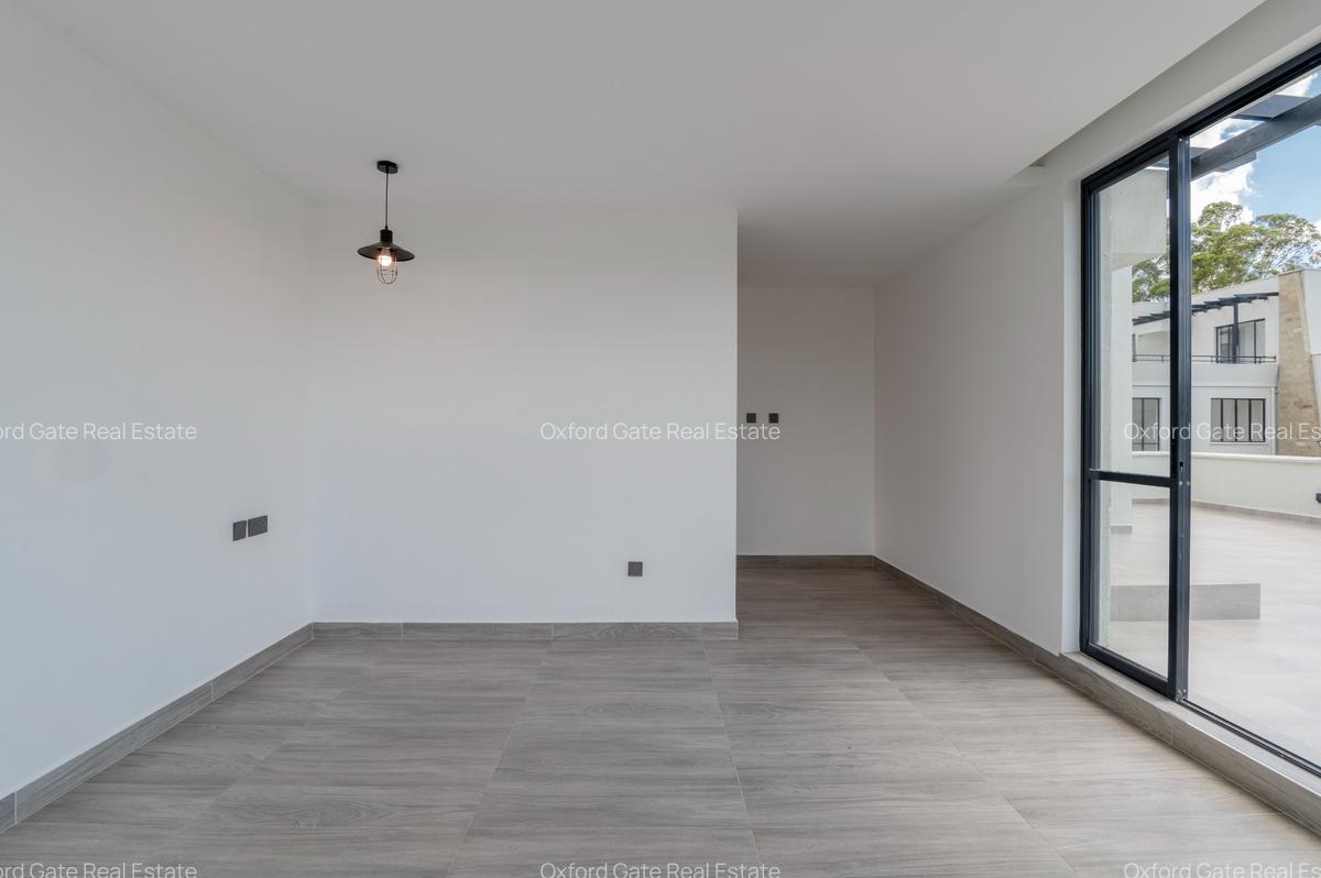 5 Bed Townhouse with En Suite at Lavington - 18