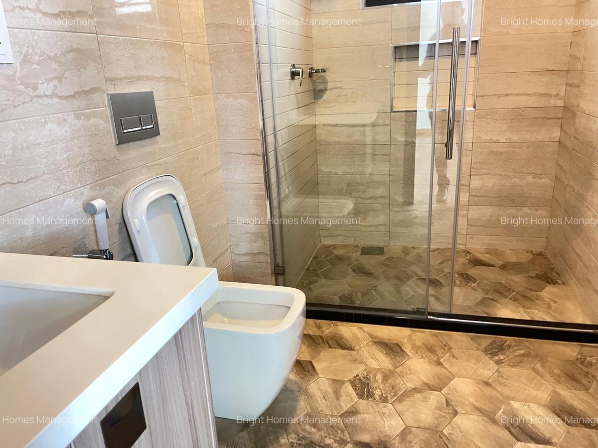 5 Bed Townhouse with En Suite in Lavington - 8