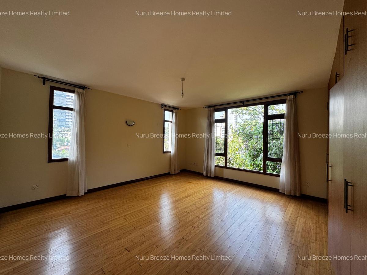 3 Bed Apartment with En Suite in Riverside - 6