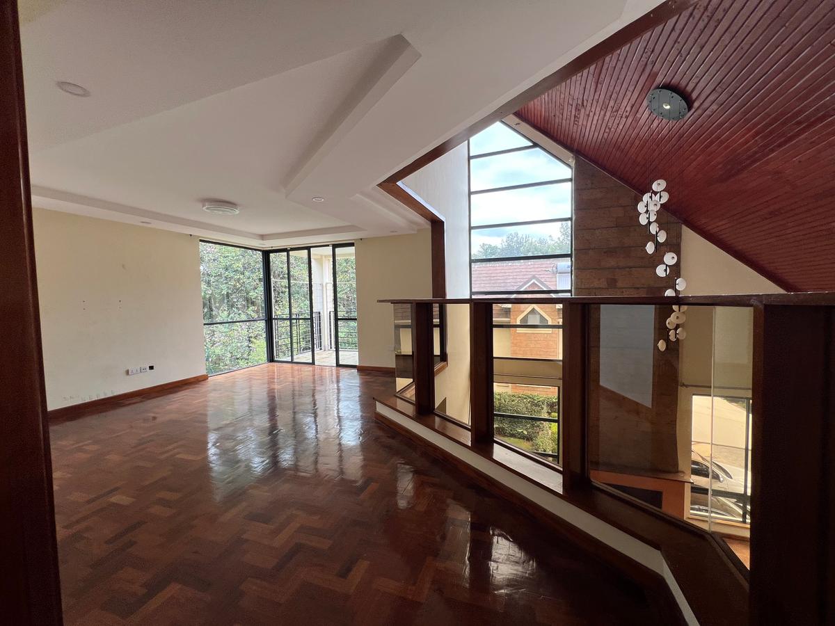 5 Bed Townhouse with En Suite at Convent Drive - 9
