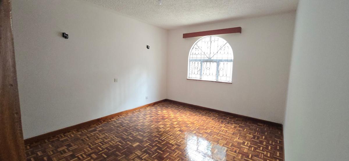 5 Bed Townhouse with En Suite at Brookside Drive - 14