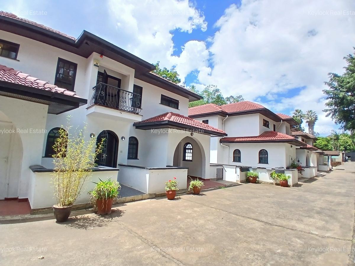 4 Bed Townhouse with En Suite at Riverside Drive - 2