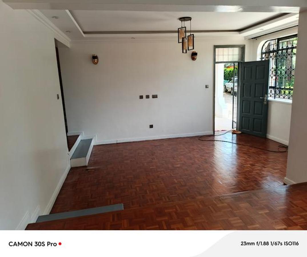 4 Bed Townhouse with En Suite in Lavington - 9