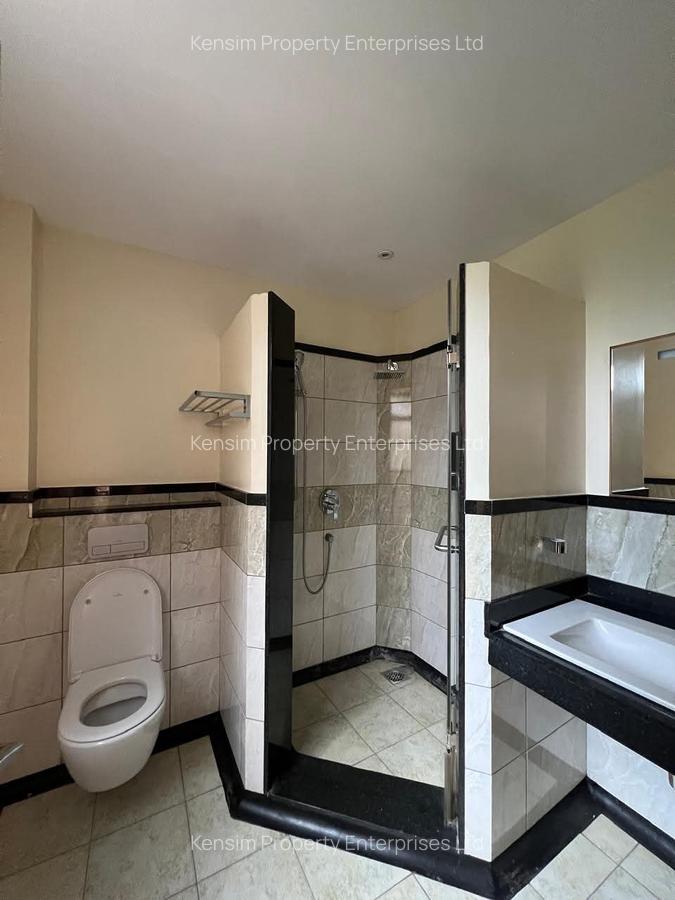 5 Bed Townhouse with En Suite in Lavington - 6