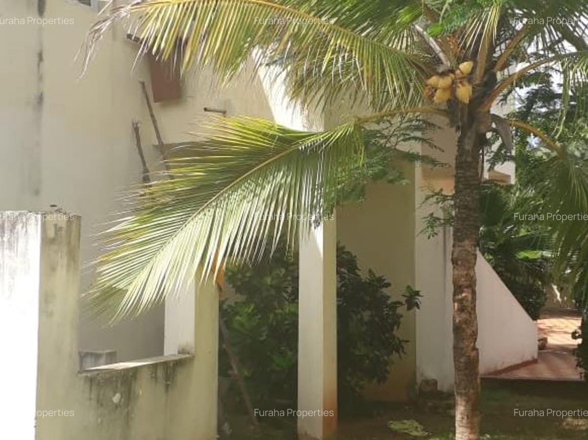 2 Bed Apartment with En Suite in Malindi - 6
