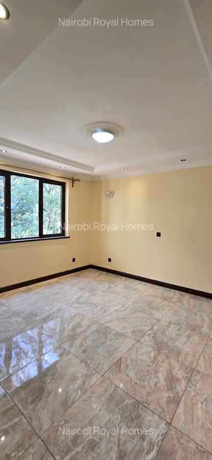 5 Bed Townhouse with En Suite at Lavington Green - 20