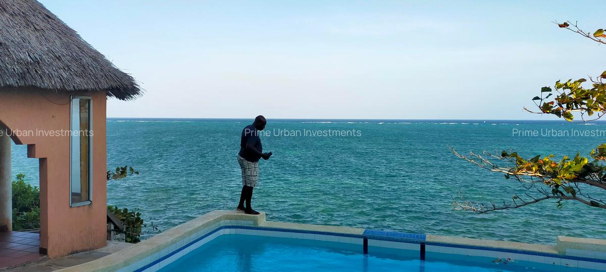 4 Bed Villa with En Suite in Kikambala - 1