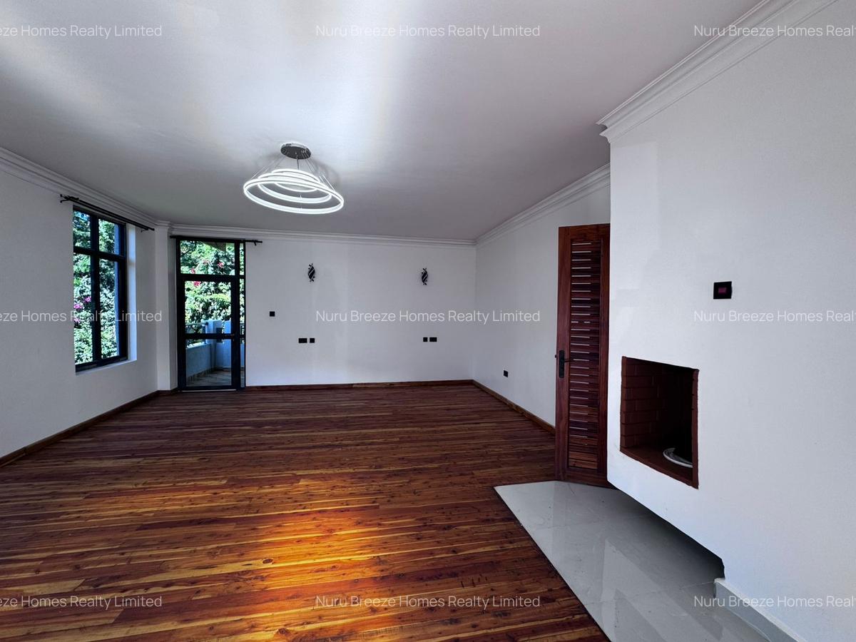 6 Bed Townhouse with En Suite in Karen - 4