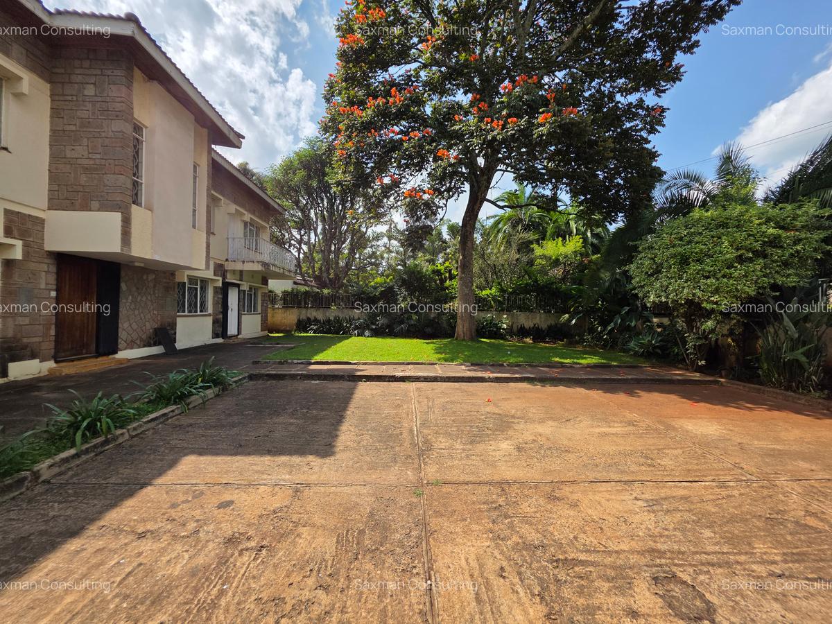 6 Bed House with Staff Quarters in Lake View - 1