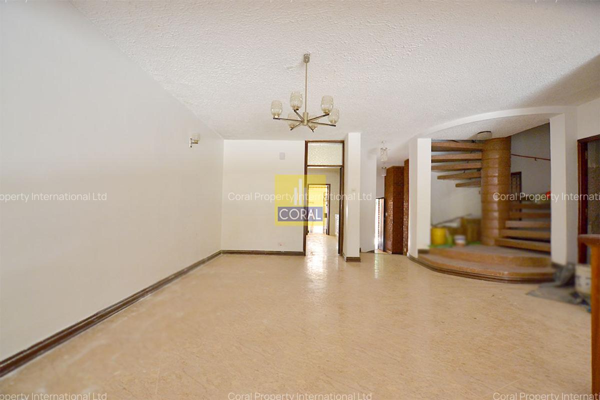 5 Bed House with Garden in Westlands Area - 11