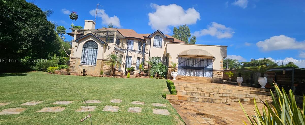 5 Bed House with En Suite in Runda - 2