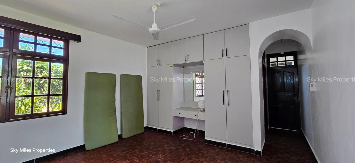 4 Bed Villa with En Suite at Serena - 12