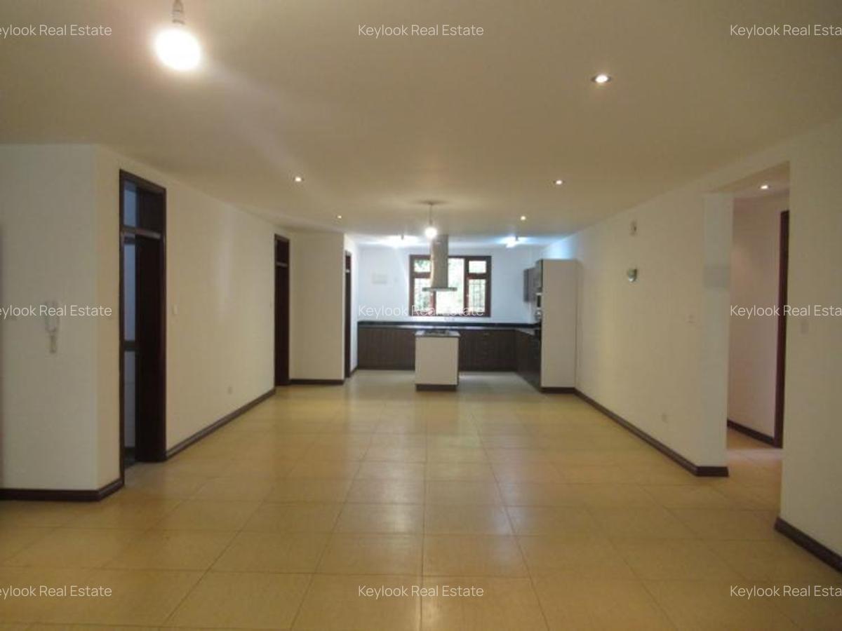 3 Bed Apartment with En Suite at Riverside Drive 009 - 3