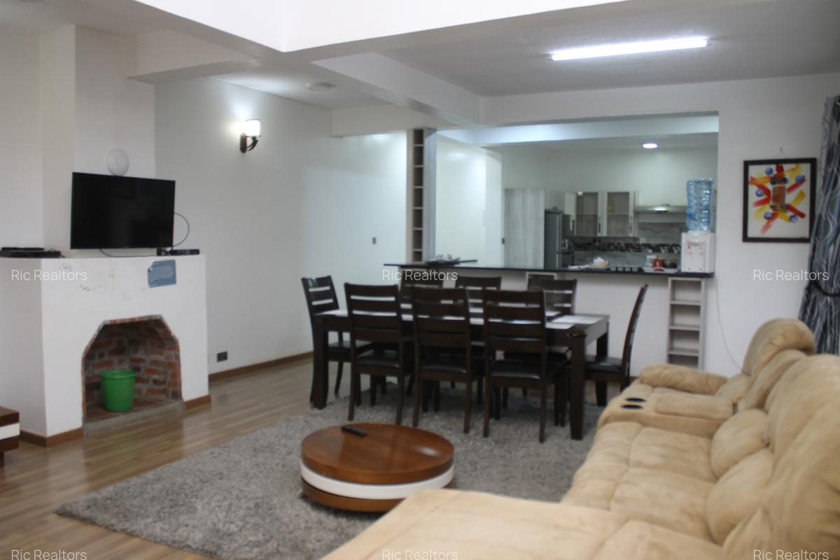 4 Bed Townhouse with En Suite at Lake Road - 6