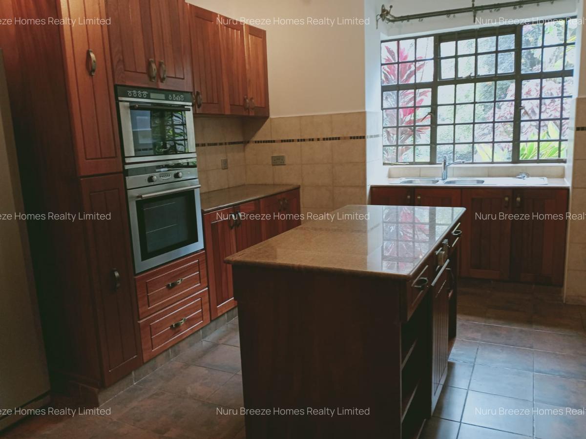 5 Bed Townhouse with En Suite in Westlands Area - 14